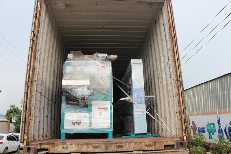 Geelong machinery exported one container, veneer edge grinding machine, veneer jointing machine, and spindleless veneer peeling machine and other plywood factory consuming materials, like packing belts, glue granules, thread for veneer composer machine to our clients in Indonesia.