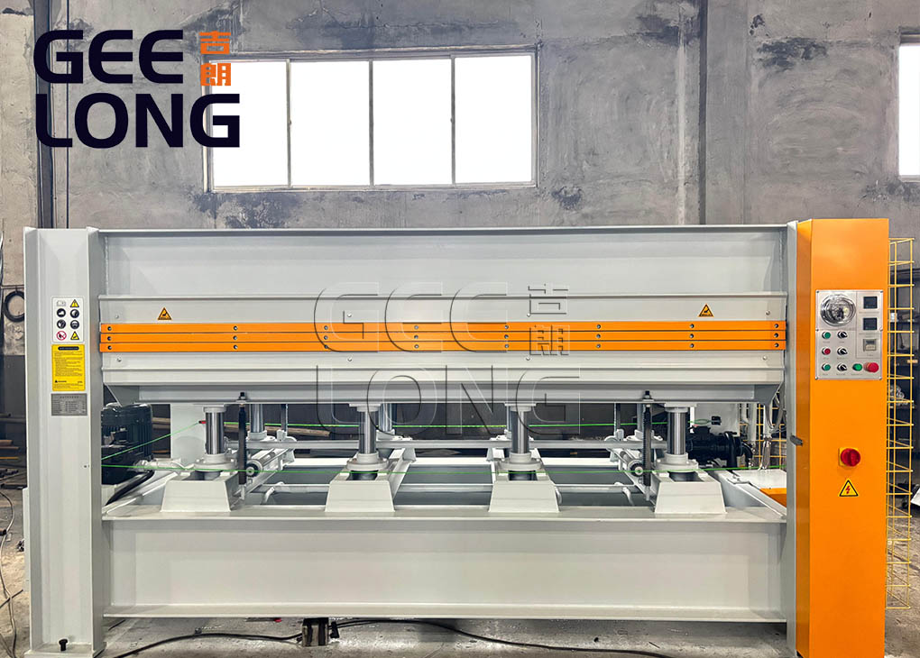 Funiture hot press machine.jpg