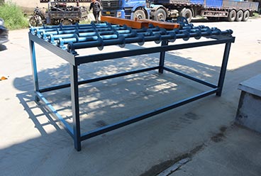 Geelong machinery exported one container：9feet pneumatic glue spreader machine, veneer jointer machine using after veneer edge grinder machine, glue spreader ma