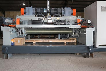 Geelong machinery exported one container, veneer edge grinding machine, veneer jointing machine, and spindleless veneer peeling machine and other plywood factor