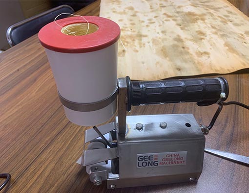Manually Veneer Sewing Machine to Sewing Small Size Veneer